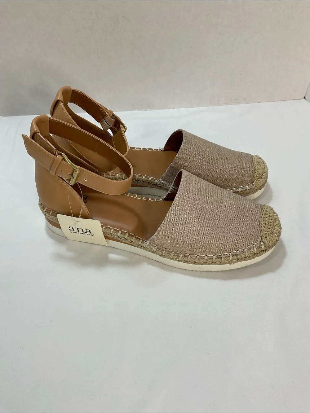 a.n.a lightweight canvas